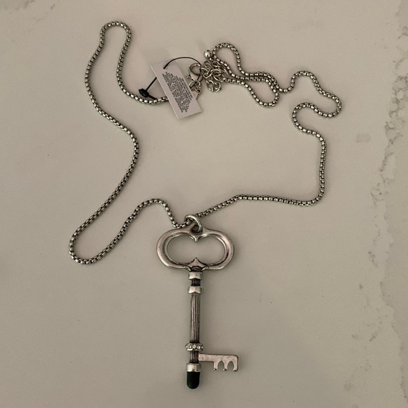 Jewelry - Silver tone Key necklace/stylist